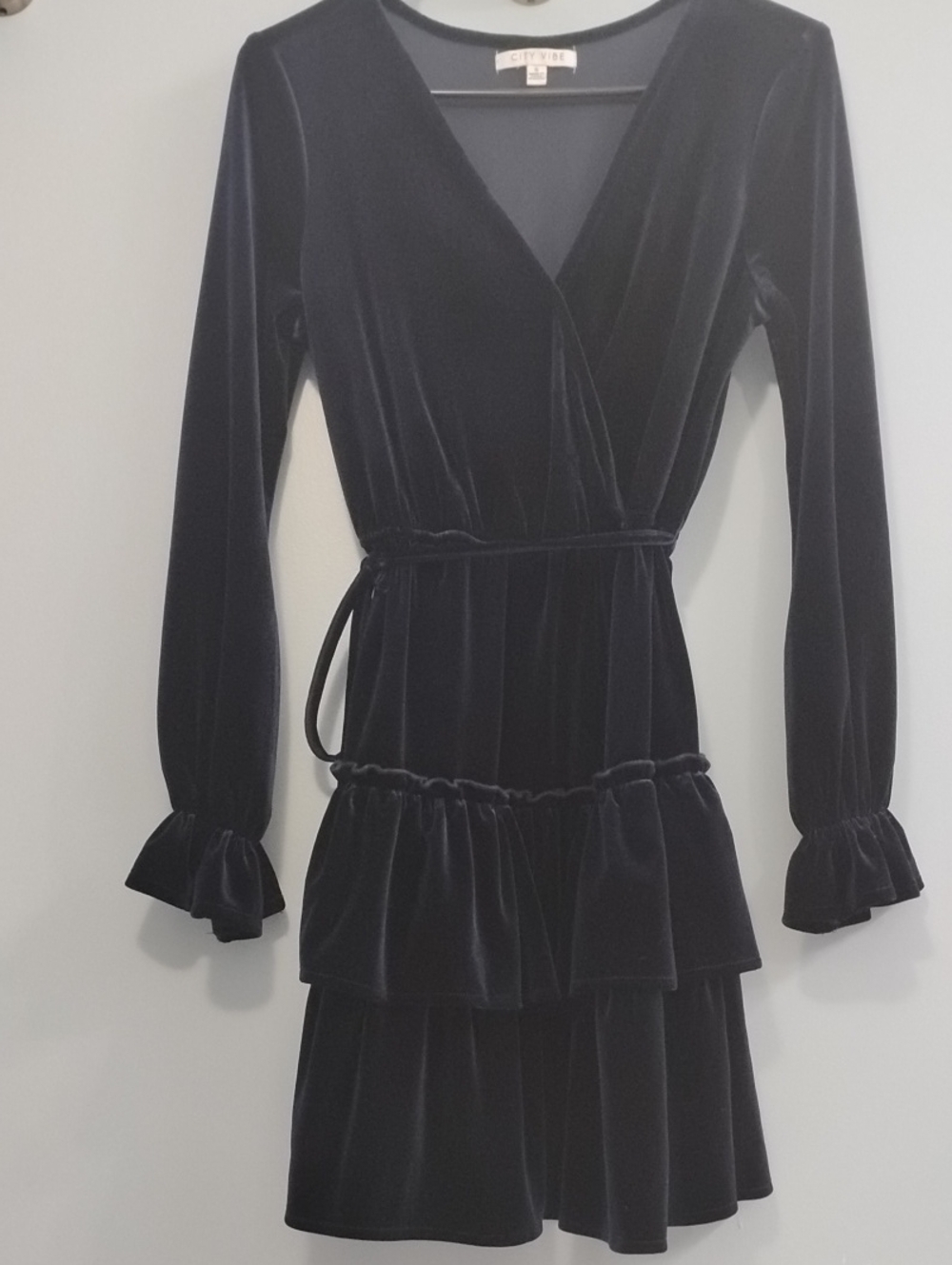 City Vibe Dark Navy Velvet Wrap Dress with Ruffle Skirt Size Small